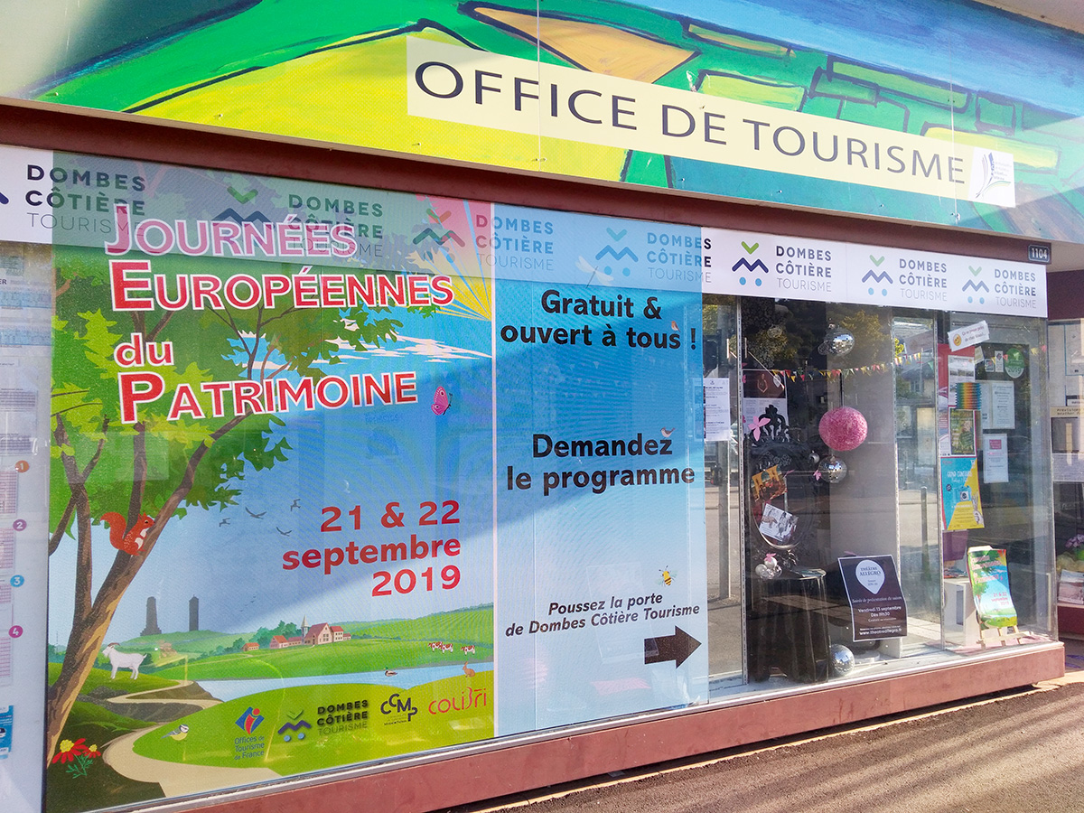 VITRINE Adhesif DOMBES COTIERE TOURISME